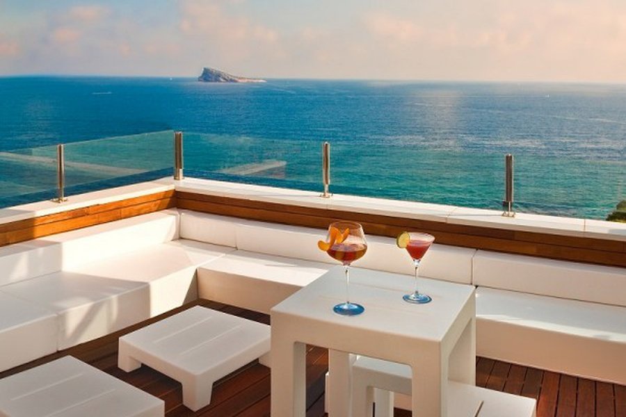 The first ones will have a reward Villa Venecia Boutique Hotel Benidorm The first ones will have a reward Villa Venecia Boutique Hotel Benidorm